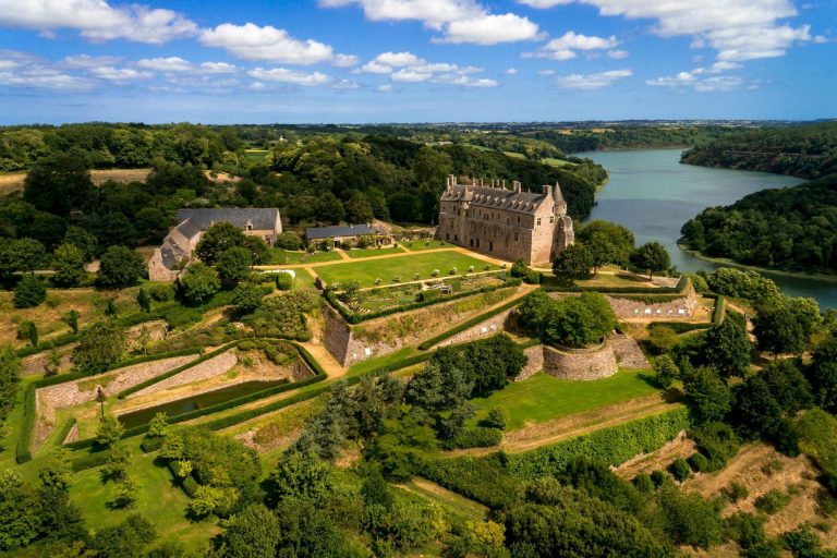 Le Chateau de la Roche Jagu